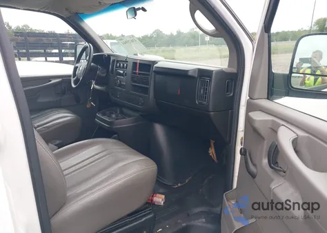 2008 Chevrolet Express Work Van z USA, uszkodzony, nr VIN 1GCGG25C481174944